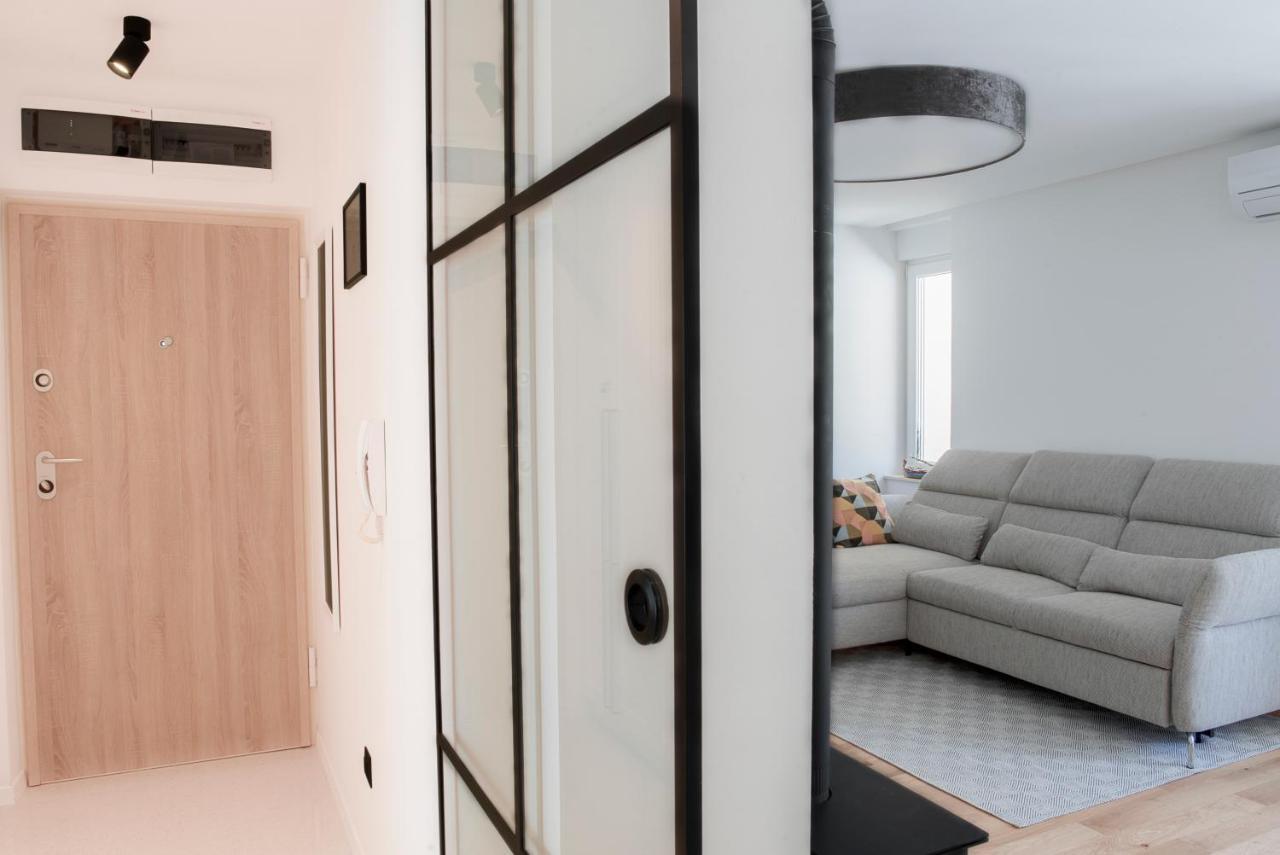 Apartment Vito Omis Exterior photo
