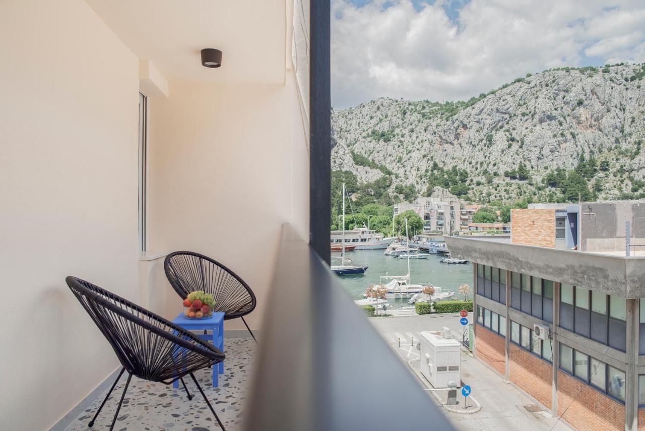 Apartment Vito Omis Exterior photo
