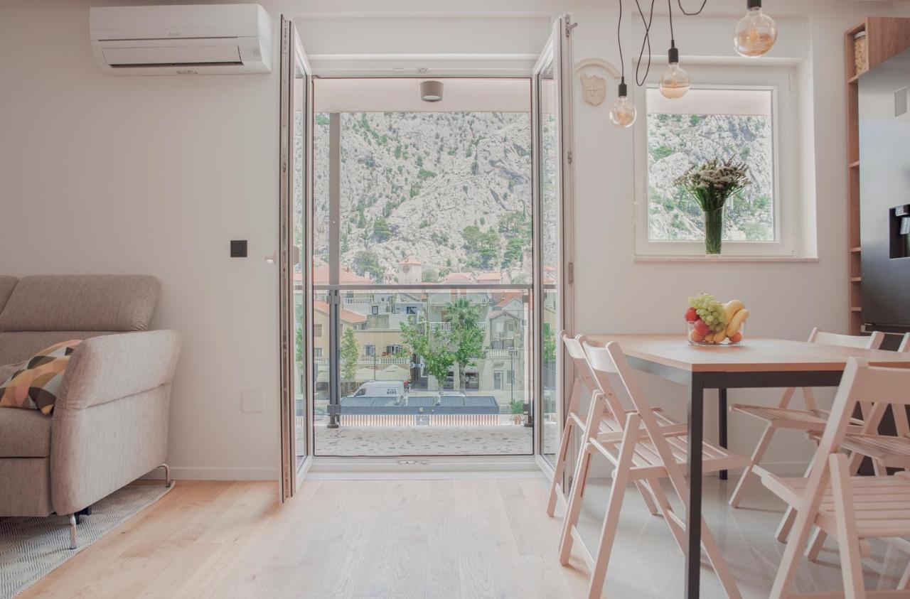 Apartment Vito Omis Exterior photo