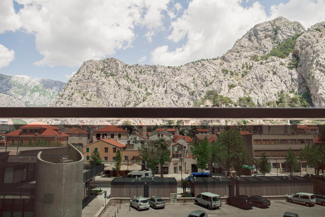 Apartment Vito Omis Exterior photo